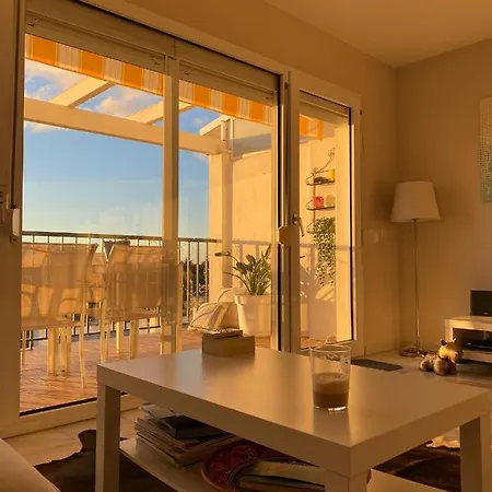 Daire Lovely 3 Bedroom Duplex With Pool & Great Sea View *
